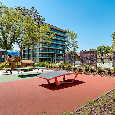 Bonnie-Premium Lelle Waterfront Private Apartment Balatonlelle Exteriör bild