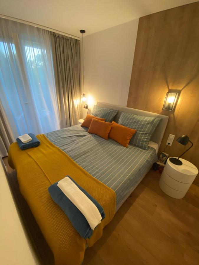 Bonnie-Premium Lelle Waterfront Private Apartment Balatonlelle Exteriör bild