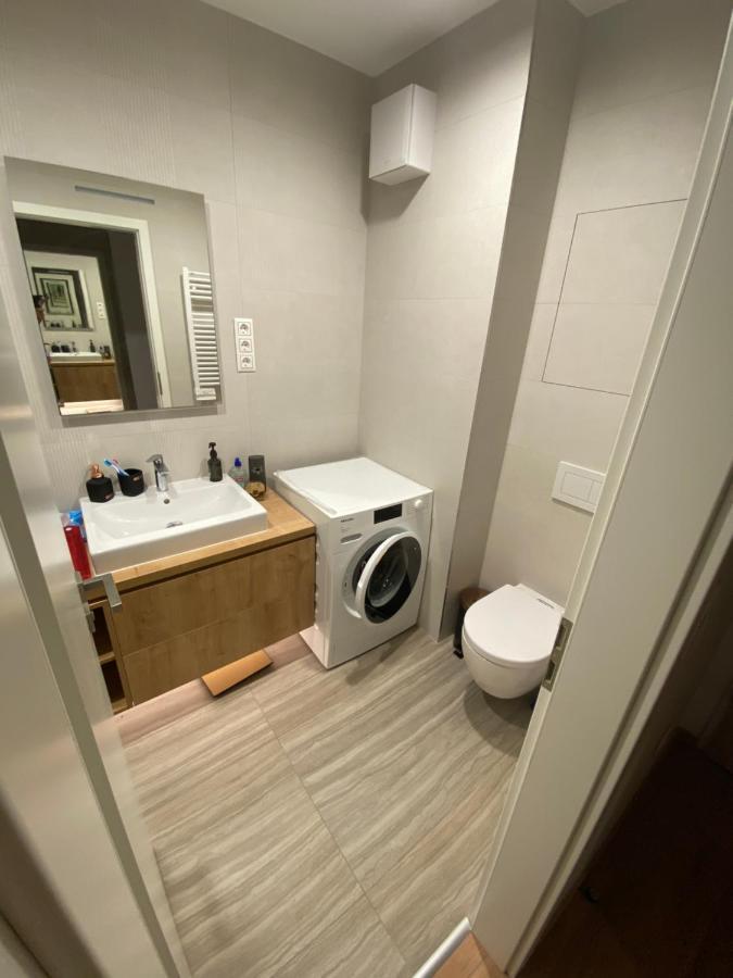 Bonnie-Premium Lelle Waterfront Private Apartment Balatonlelle Exteriör bild