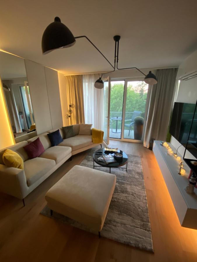 Bonnie-Premium Lelle Waterfront Private Apartment Balatonlelle Exteriör bild